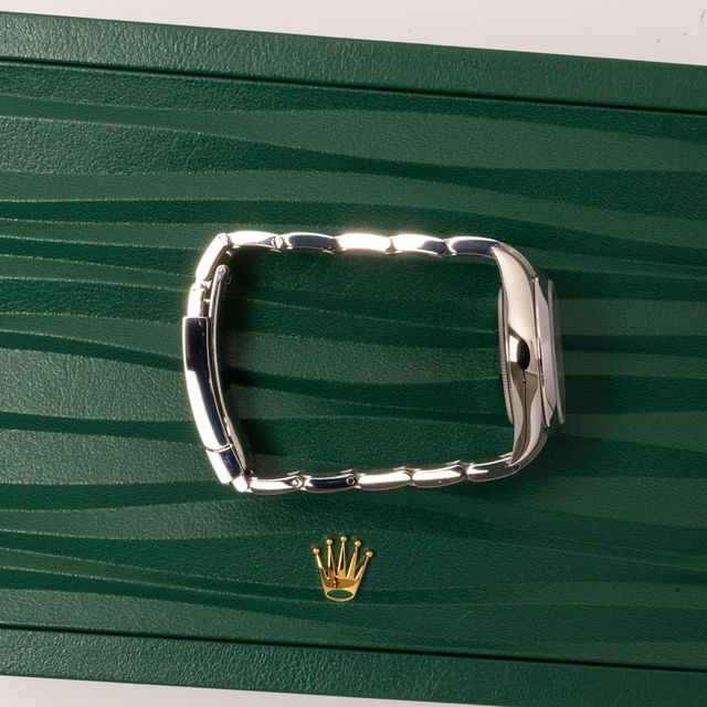 Rolex Oyster Perpetual 124200 Image 4